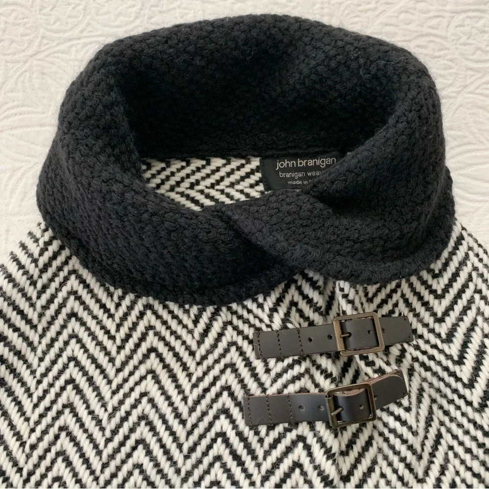 John Branigan Irish Wool Collared Cape / Wrap, Black & White‎